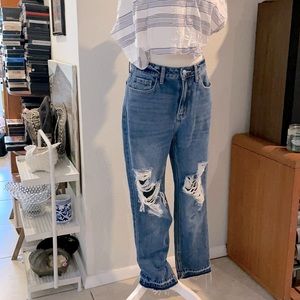 Cello brand size 7 distressed boyfriend jeans